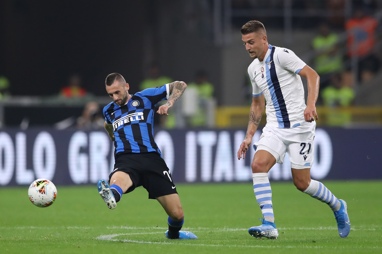 英超第15轮：B费2射1传姆伯莫芒特破门 曼联4-1狼队